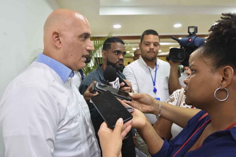 Ministro de Economía reafirma ajustes tributarios están pendientes por la situación económica extraordinaria post-Covid 19