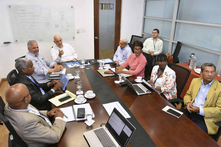 Reunión de ministro Isa Contreras con directivos de EGEHID1