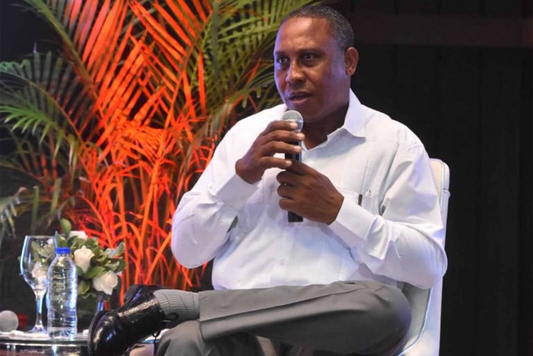 panelista- Faustino Reyes Díaz