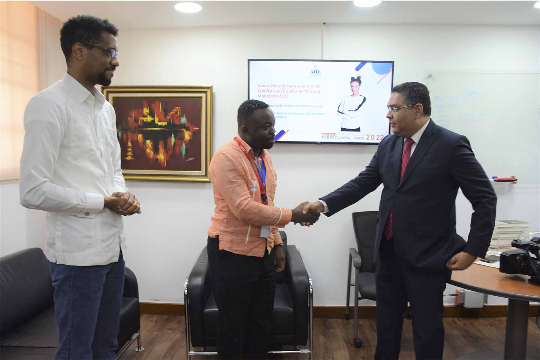 viceministro Alexis Cruz en programa Desclasificados con Addis Burgos