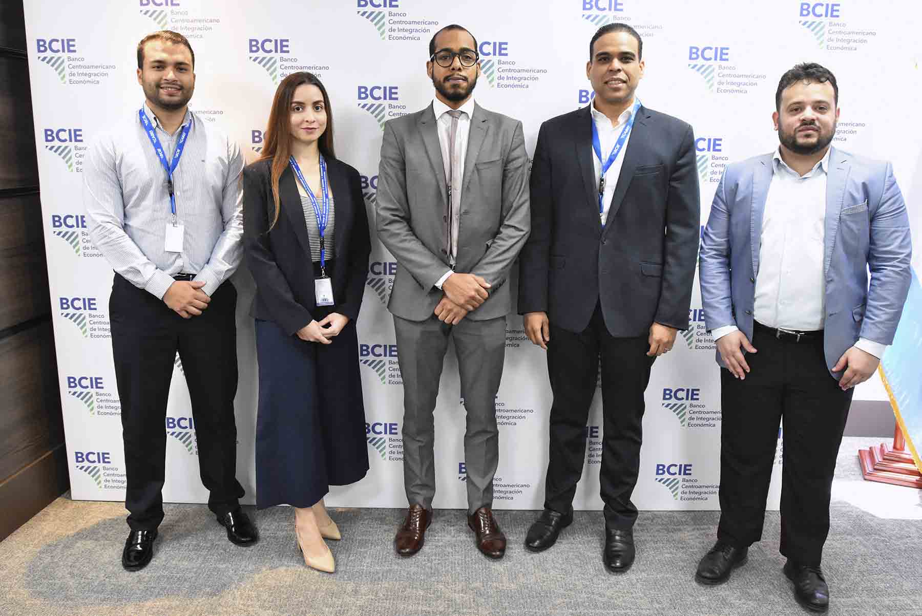 William Palacio, Karla Vargas, Víctor Martínez, Manuel Ogando y Edgar García