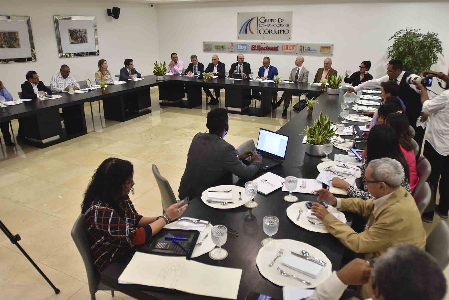 Ministerio de Economía y Premio Nobel en Medios Corripio