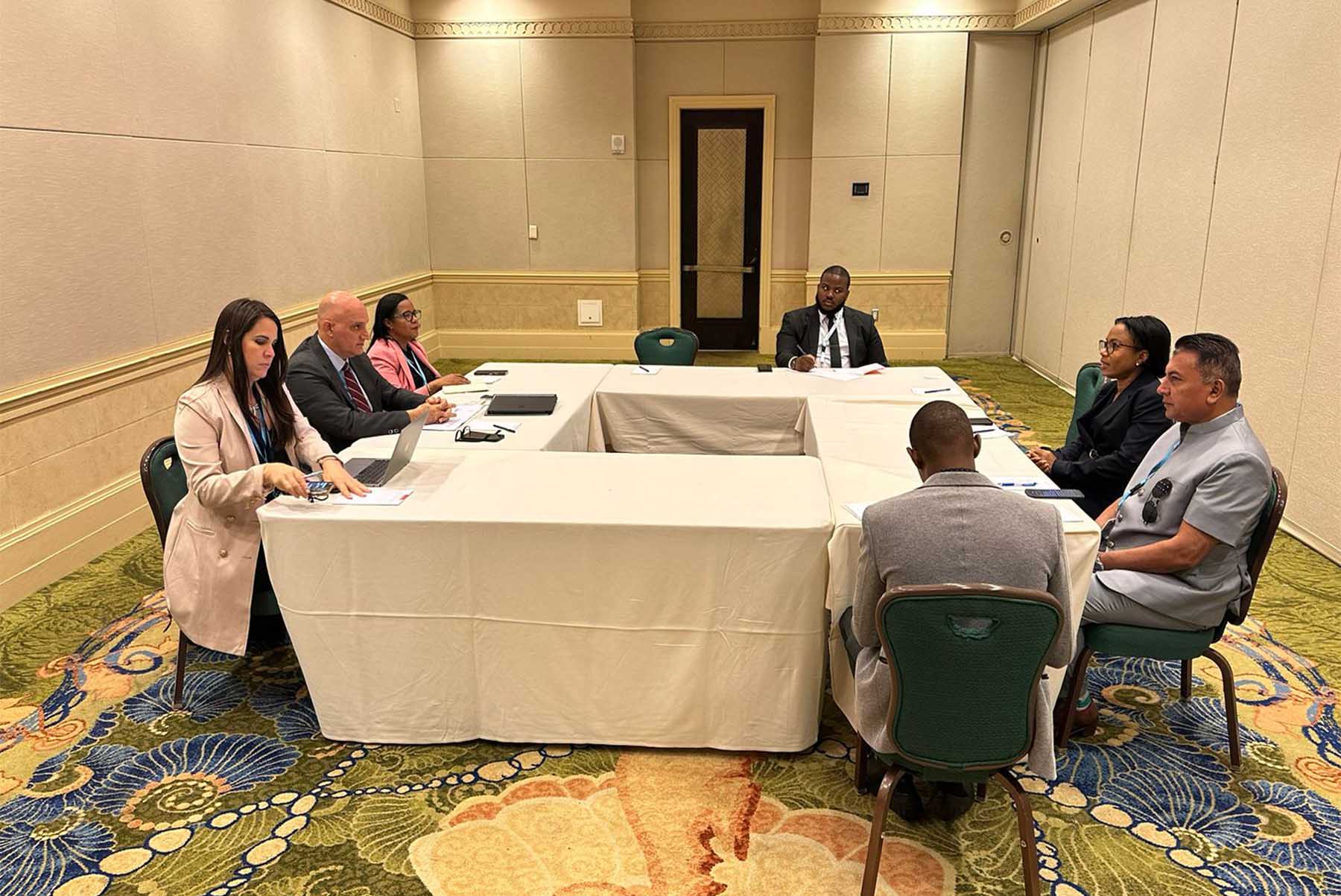 Ministro panel , reuniones bilaterales en Bahamas y conversatorio oportunidades de negocios