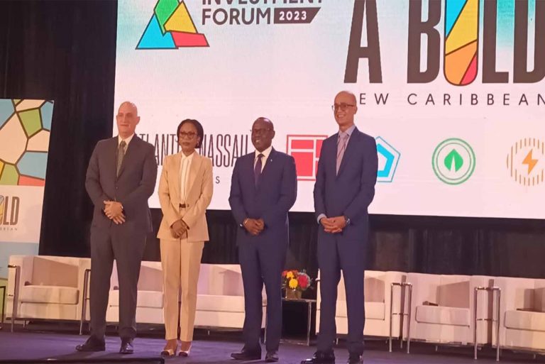 Ministro panel , reuniones bilaterales en Bahamas y conversatorio oportunidades de negocios