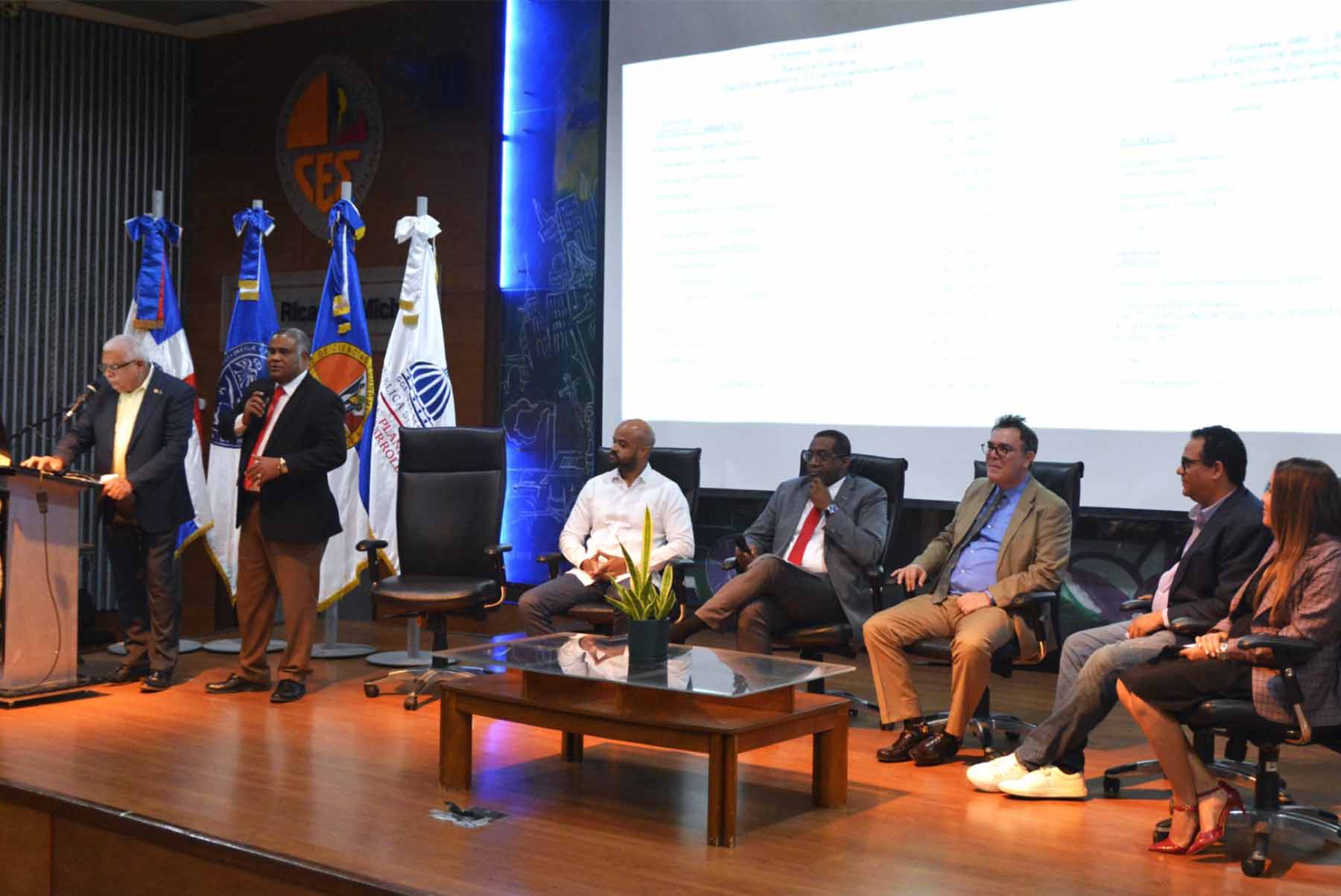 CCPIP del Ministerio de Economía y la UASD