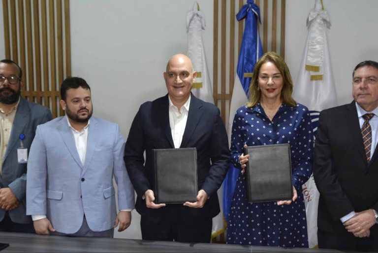 Firma de Cultura y SD2050