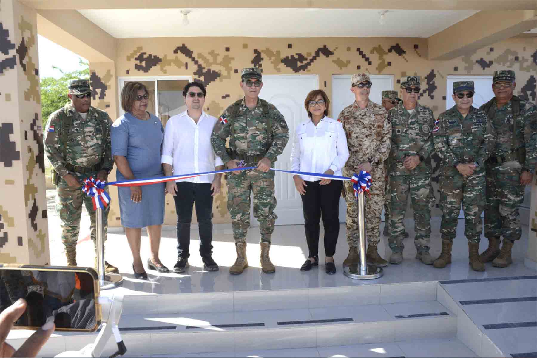Inauguración de cuartel del CESFRONT y viviendas en Pedernales