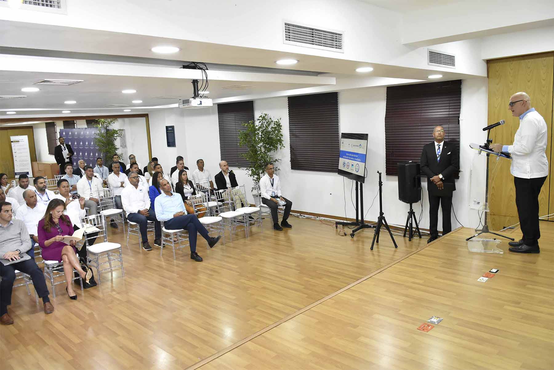 Ministerio de Economía acoge cierre de ejercicio de aceleración de metas y resultados