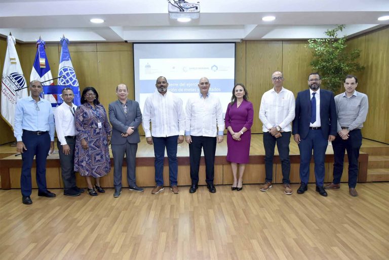 Ministerio de Economía acoge cierre de ejercicio de aceleración de metas y resultados