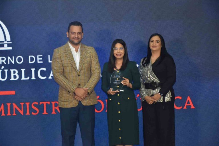 Ministerios de Economía y MAP entregan reconocimientos a seis instituciones públicas por desempeño para el logro de los ODS y por integración de enfoques de políticas transversales de la END