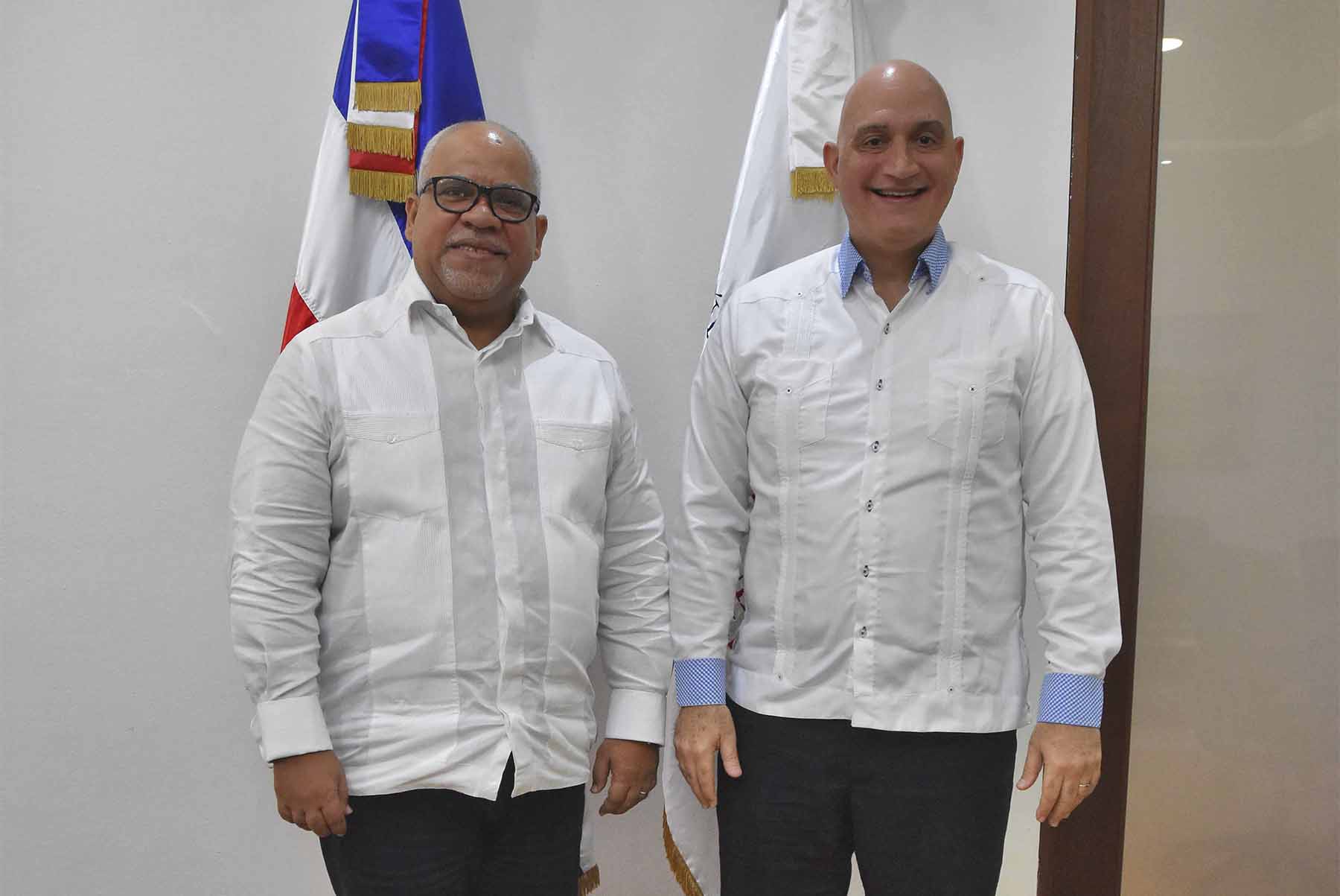 Ministro de Economía y director de Promipyme