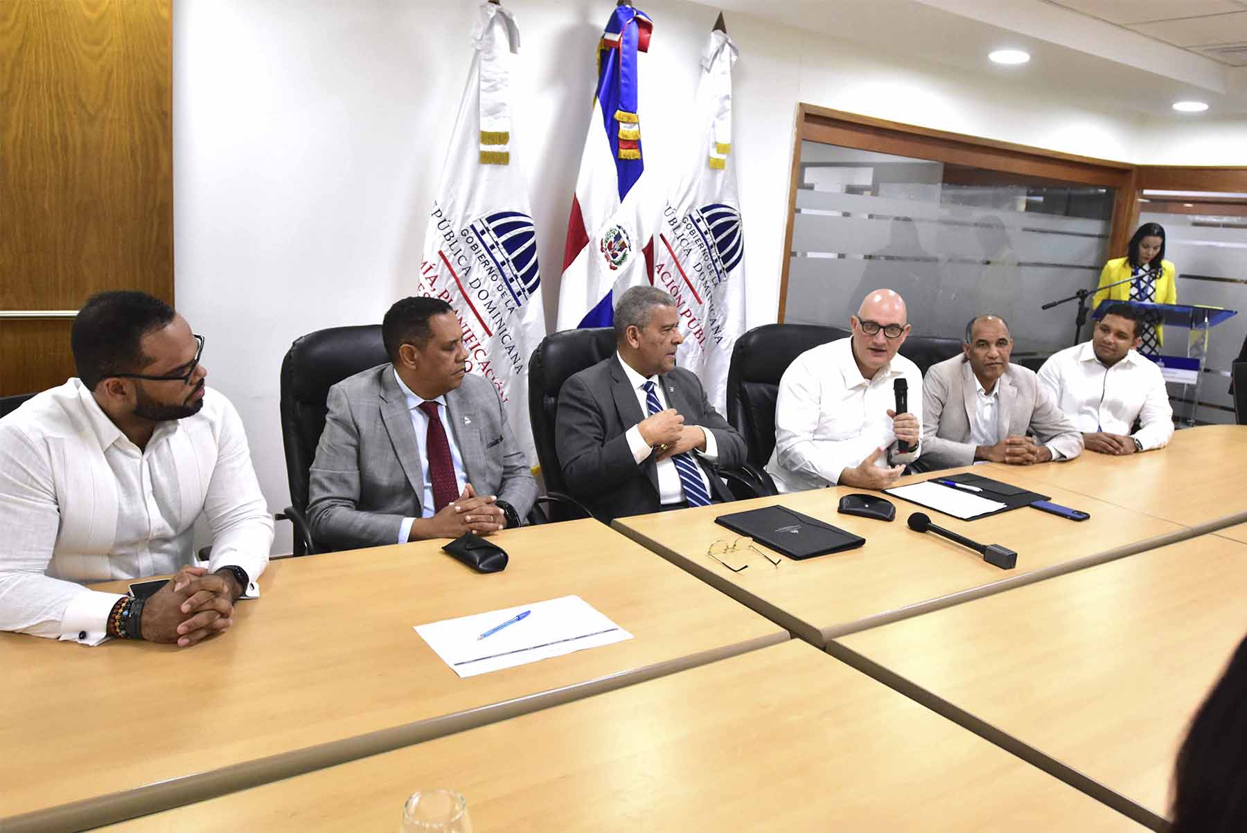 Ministerios de Economía y de Administración Pública firman acuerdo