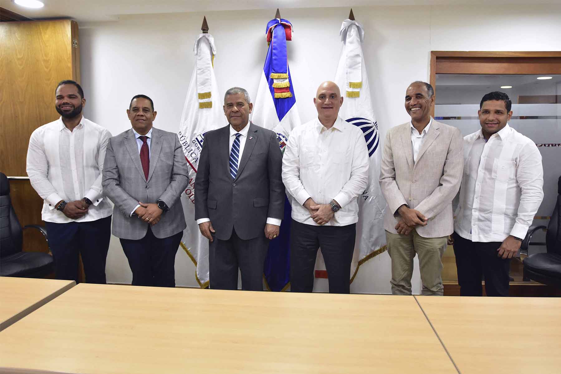 Ministerios de Economía y de Administración Pública firman acuerdo