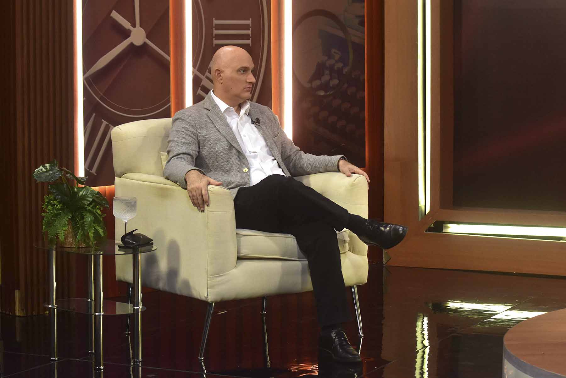 Ministro en Programa Nosotros