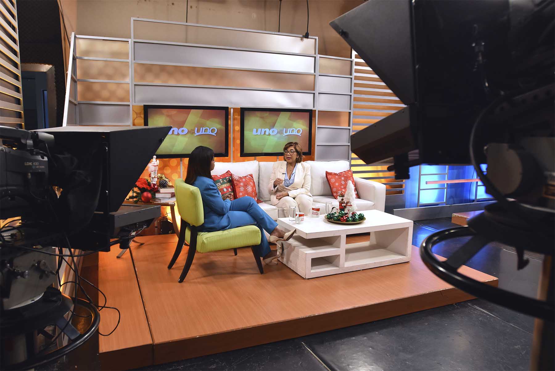 OLAYA DOTEL - Entrevista en el programa UNO + UNO de TELEANTILLAS