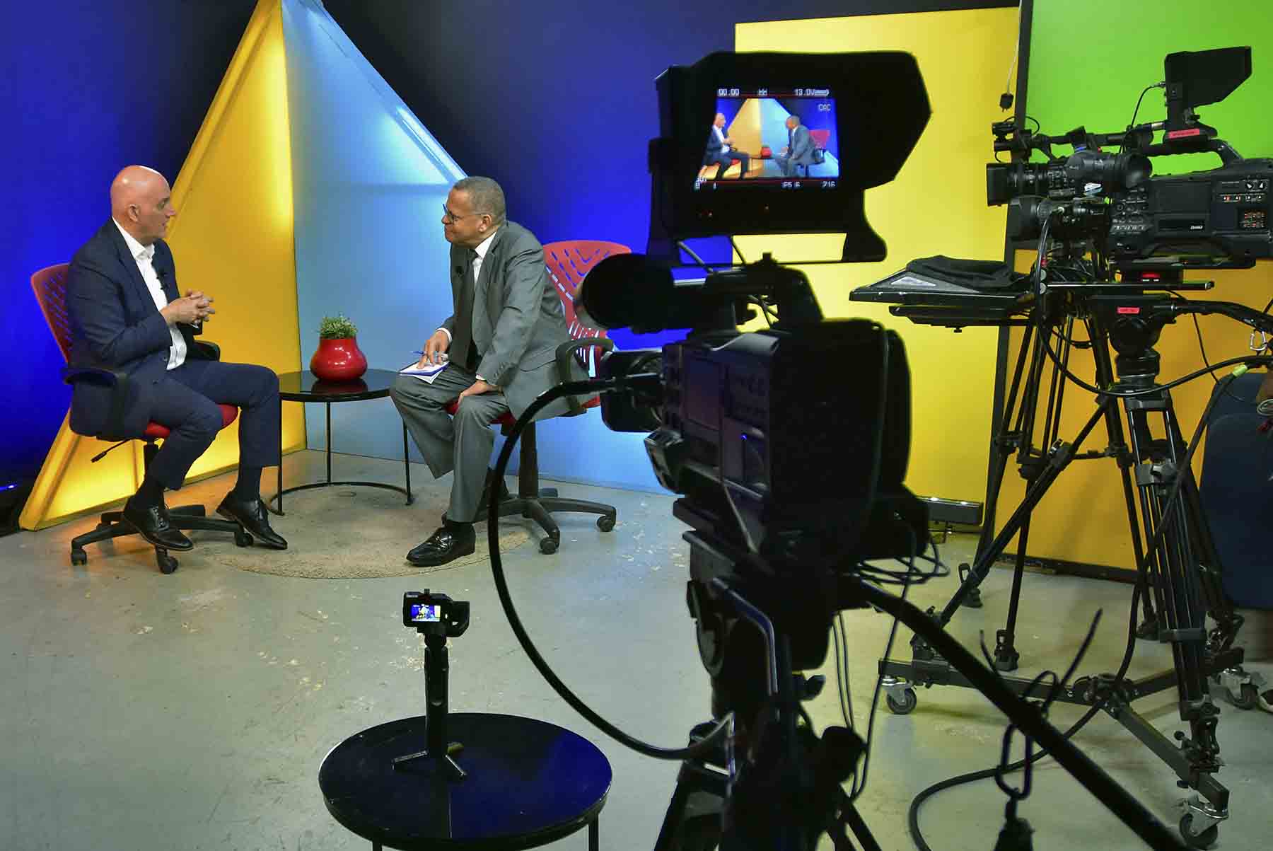 PAVEL ISA CONTRERAS - ENTREVISTADO POR FAUSTO ROSARIO