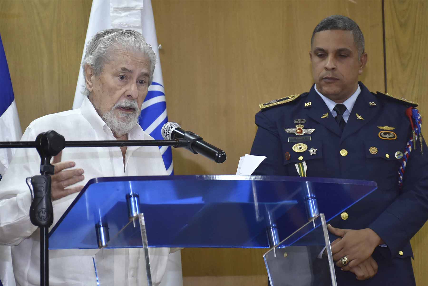 Ministerio de Economía recibe reconocimiento de la Gobernación