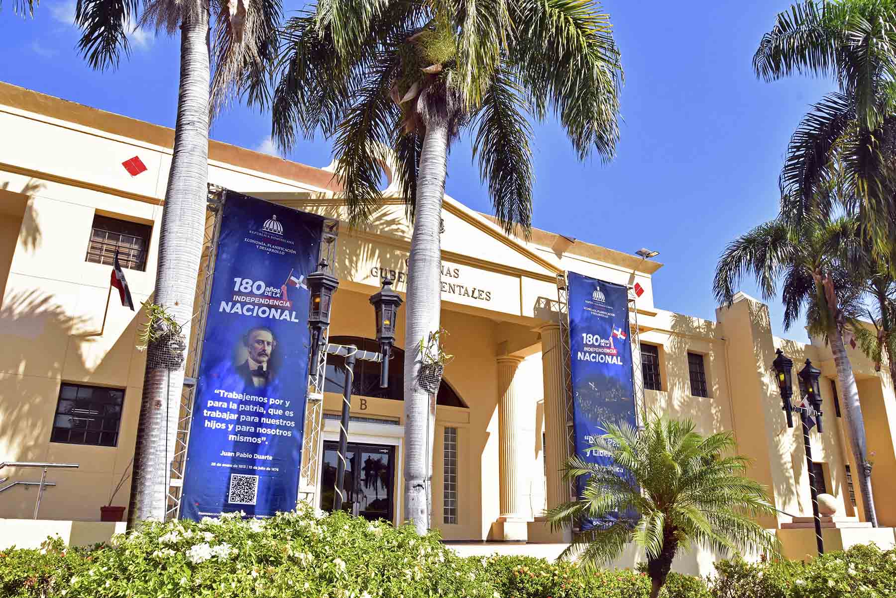 VALLAS ALEGORICAS AL PATRIOTISMO DOMINICANO