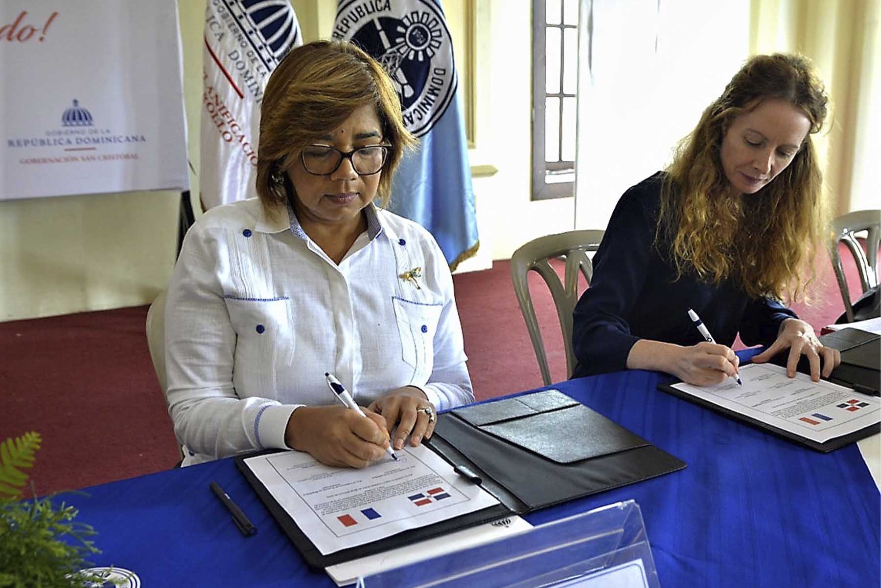 Ministerio de Economía, INAPA y AFD