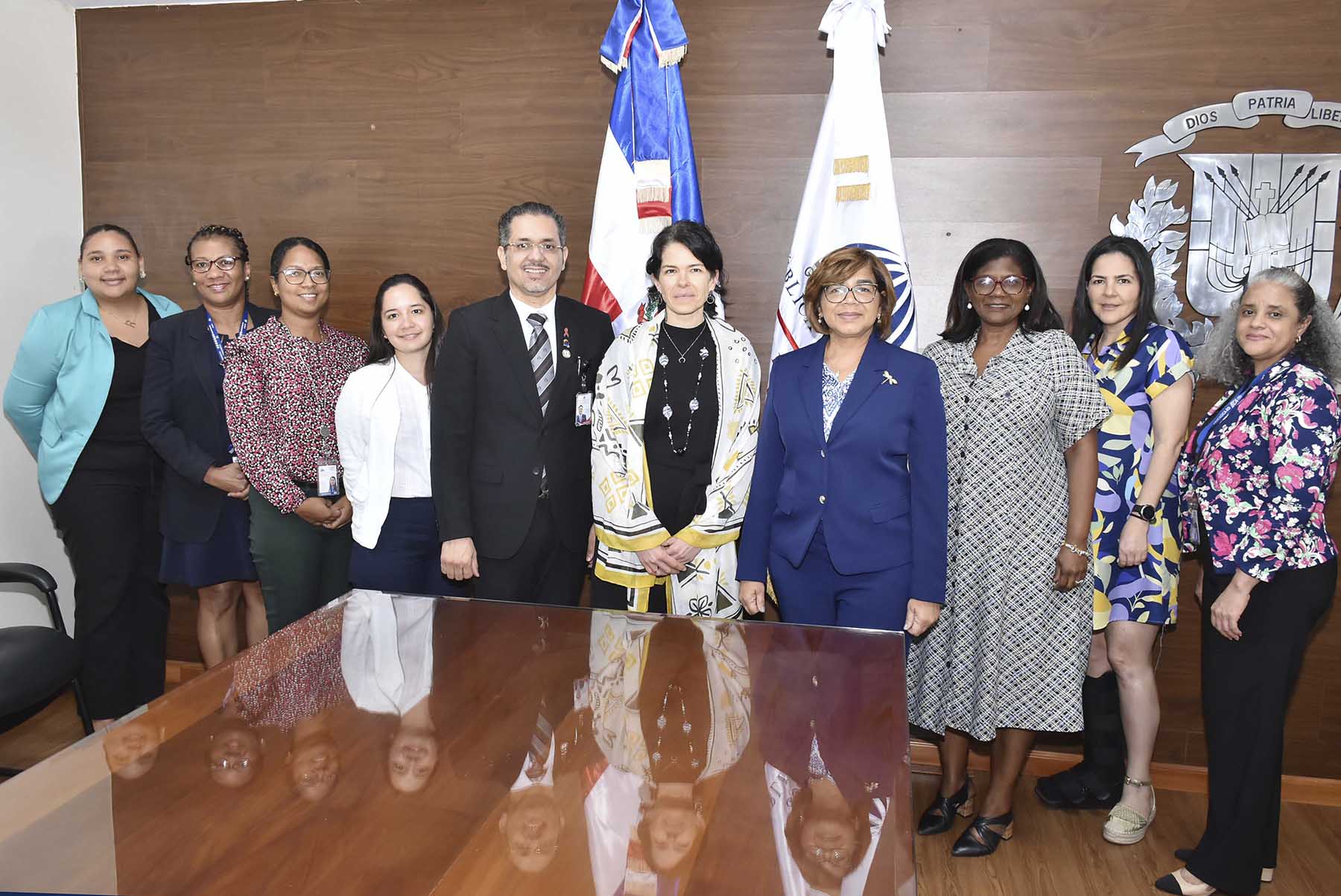 Viceministra Olaya Dotel dialoga con misión de Fondo Mundial