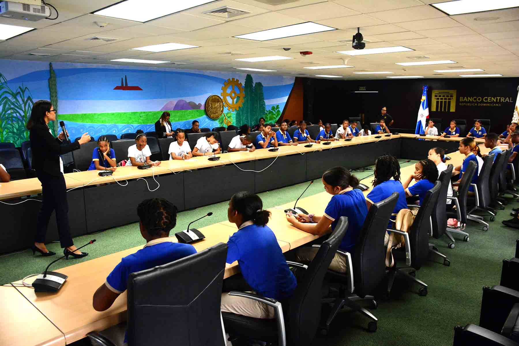 exposiciones del viernes en la Semana Económica y Financiera del Banco Central