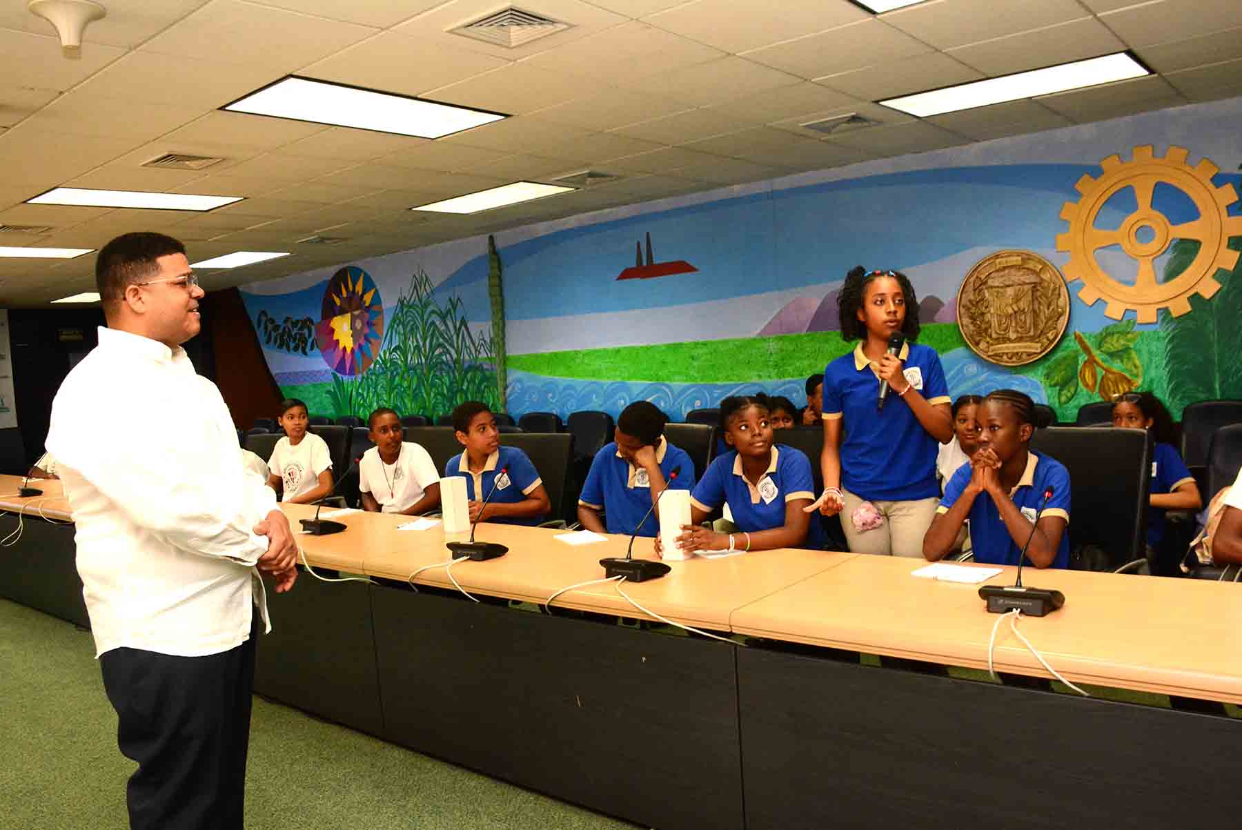 exposiciones del viernes en la Semana Económica y Financiera del Banco Central