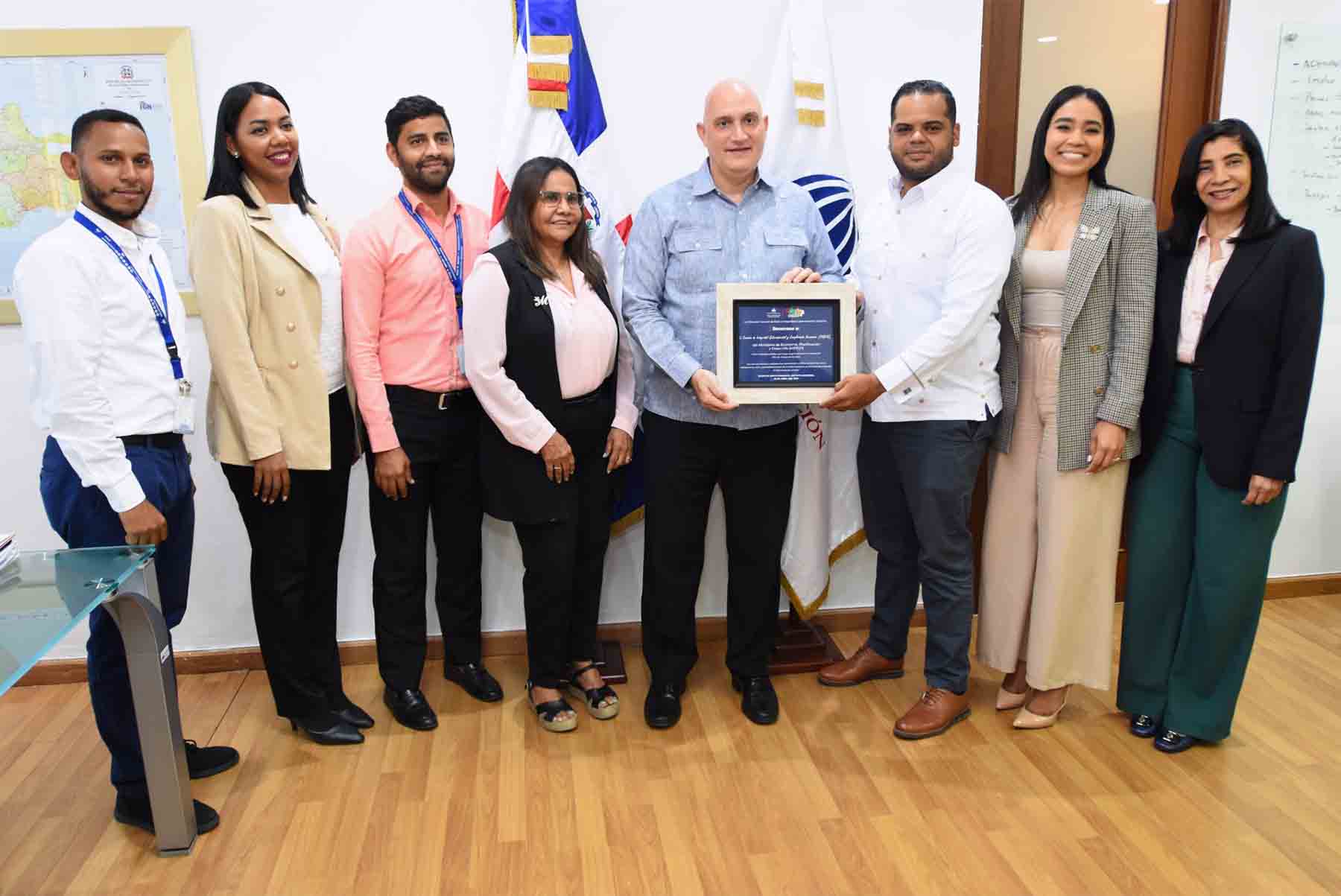 La entrega de reconocimiento a las buenas prácticas y acciones de la CIGCN-MEPYD