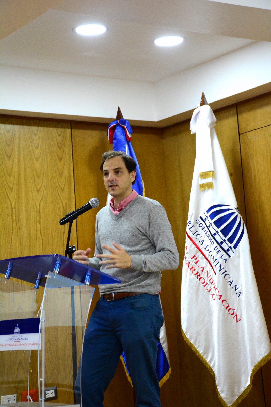 El director de Inversión Pública, Martín Francos, expresó que la modalidad de la formación contribuye al buen manejo del dinero de los contribuyentes en la formulación y diseño de proyectos de inversión pública de calidad.