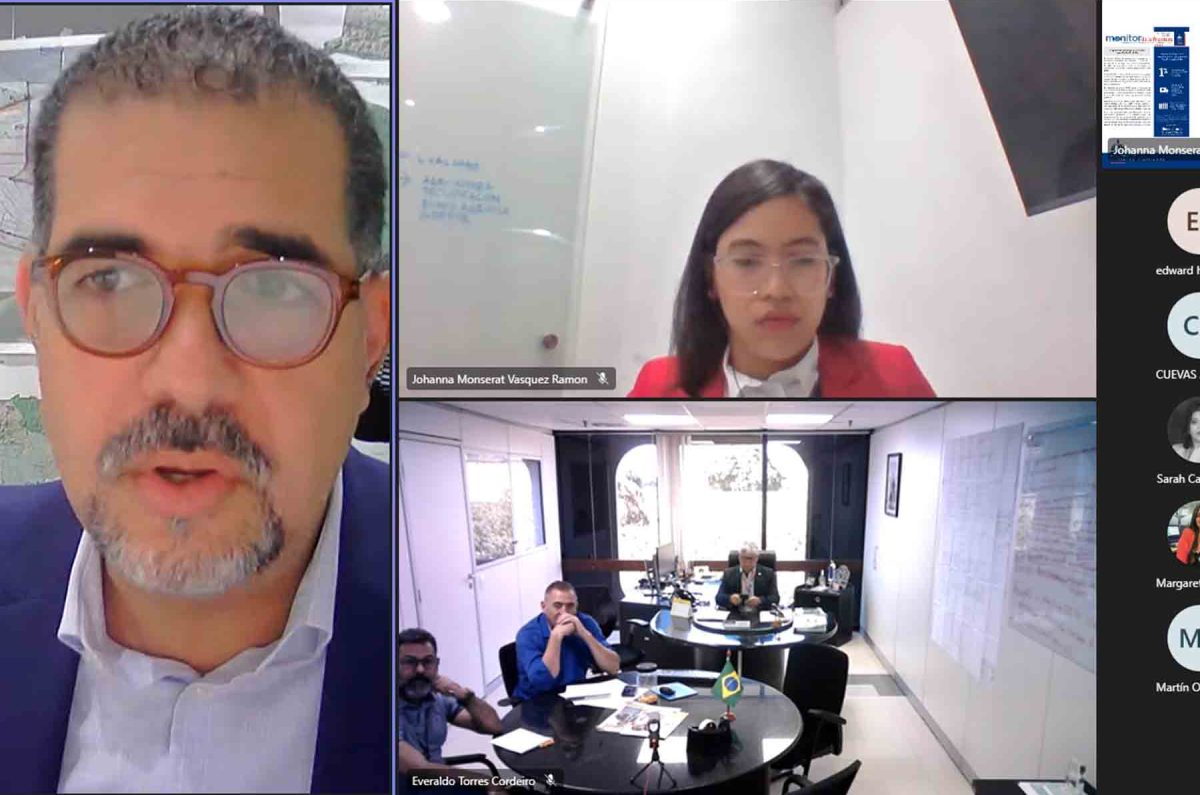 El director Erick Dorrejo y la analista sectorial Johanna Vásquez durante la presentación