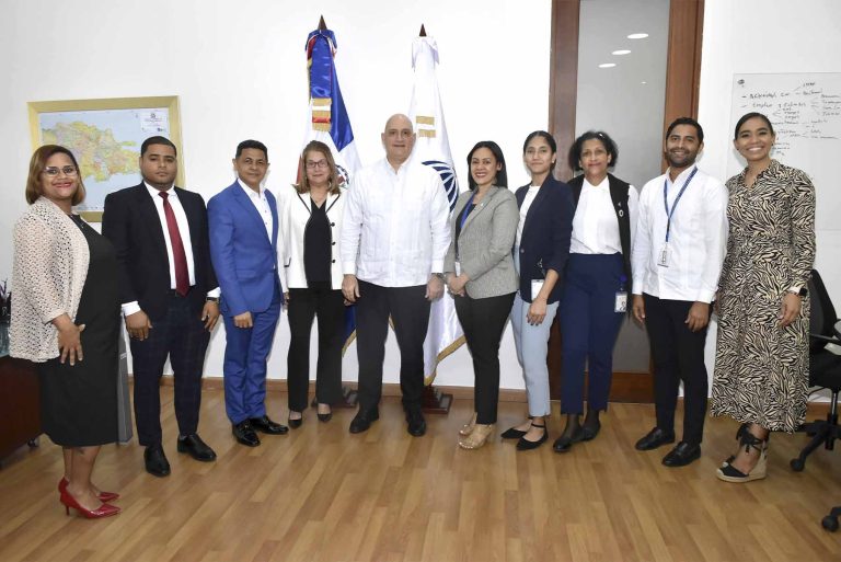 Encuentro Directiva Asociación de Servidores Públicos con el Ministro