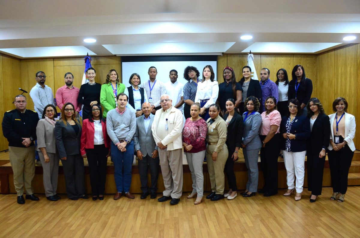 El director del Centro de Capacitación en Planificación e Inversión Pública, Bernardo Hirán Sánchez Melo, junto al director de Inversión Pública, Martín Francos.