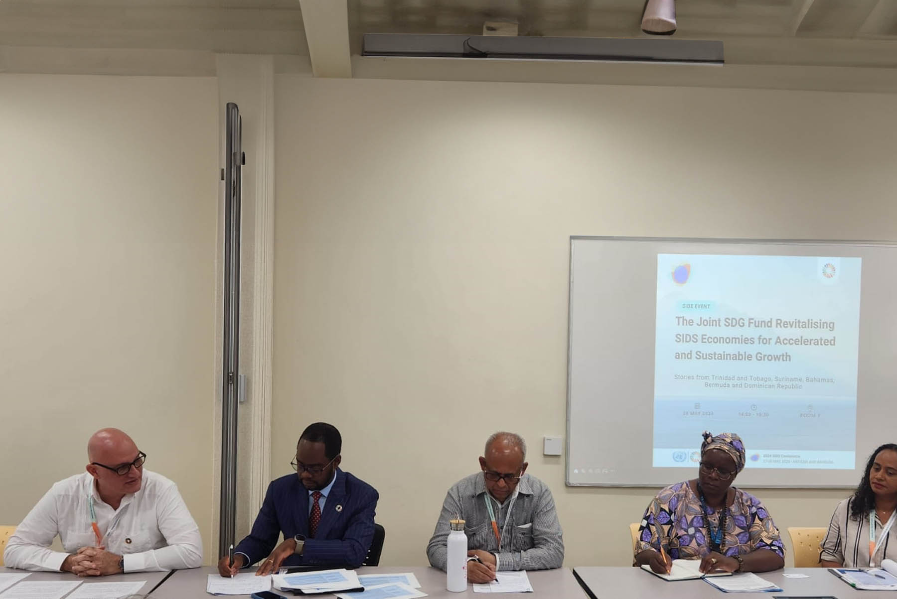 El ministro de Economía, Planificación y Desarrollo, Pável Isa Contreras, presentó la experiencia de la República Dominicana para la puesta en marcha de una Política Nacional de Cuidados.