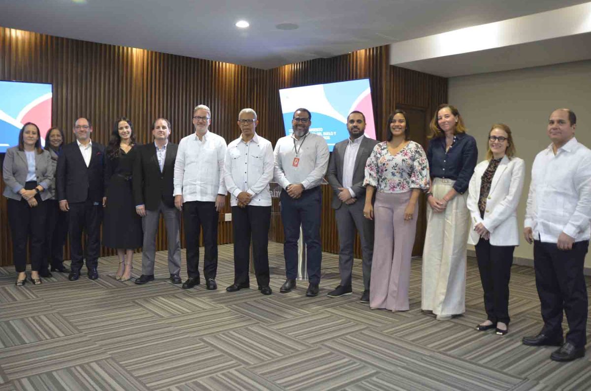 Taller de ley de ordenamiento territorial a empresarios en AIRD1