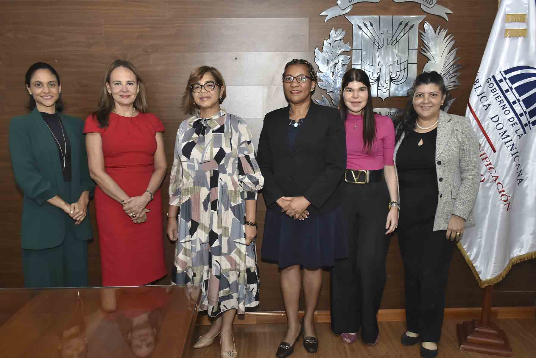 Viceministra Olaya Dotel y representante del Banco Mundial abordan tema de la cooperación técnica a la RD