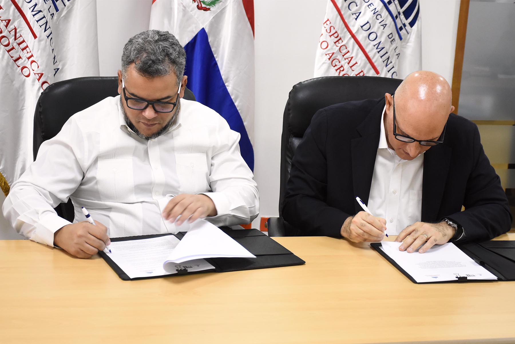 FIRMA MEPyD Y FEDA - FIRMA ACUERDO 20-50 2