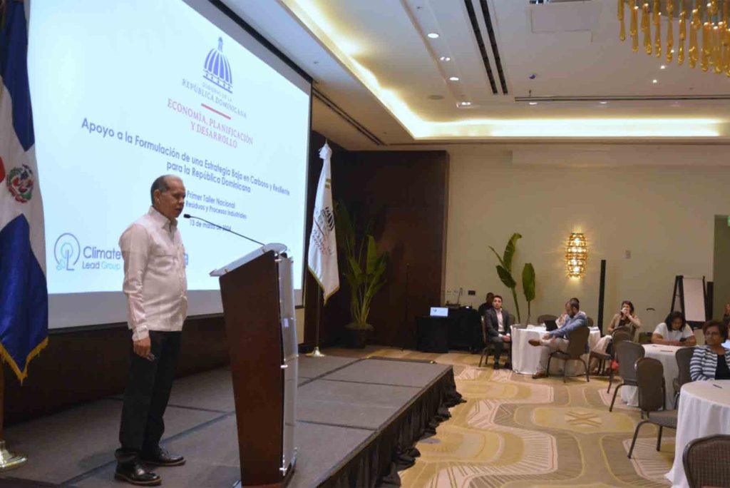 Vice Domingo Matías en Taller Estrategia Baja en Carbono VIOTDR