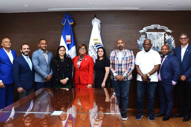 encuentro Viceministra Dotel y Regidores ADN