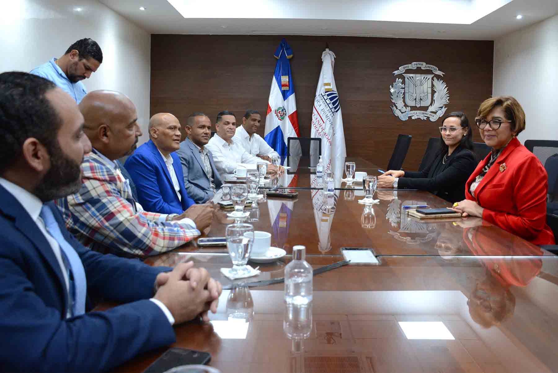 encuentro Viceministra Dotel y Regidores ADN 1
