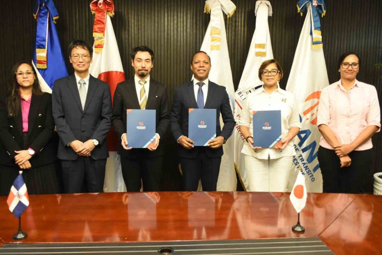 firma con INTRAN Y JIICA1