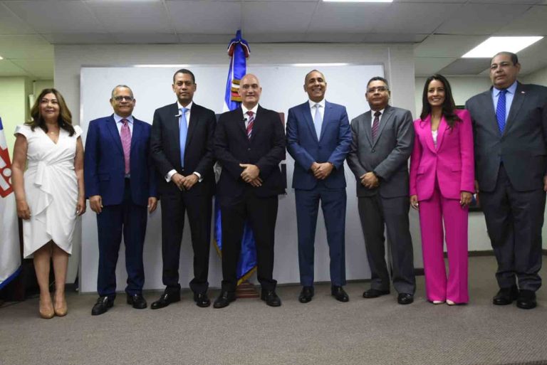 juramentación del nuevo presidente de Indotel,1