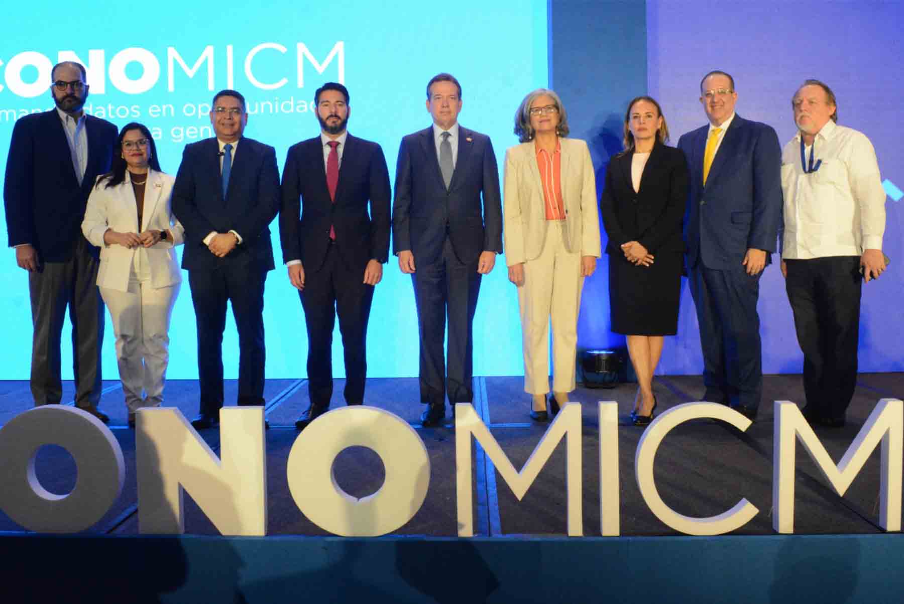 viceministro Alexis Cruz en Foro ECONOMICM 2024