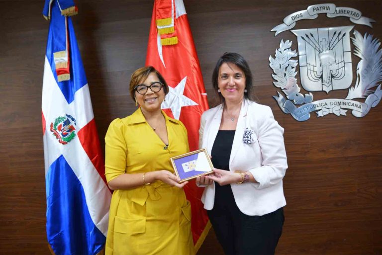 visita embajadora de Turquía