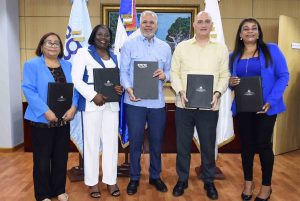 firma de acuerdo con EGEHID1