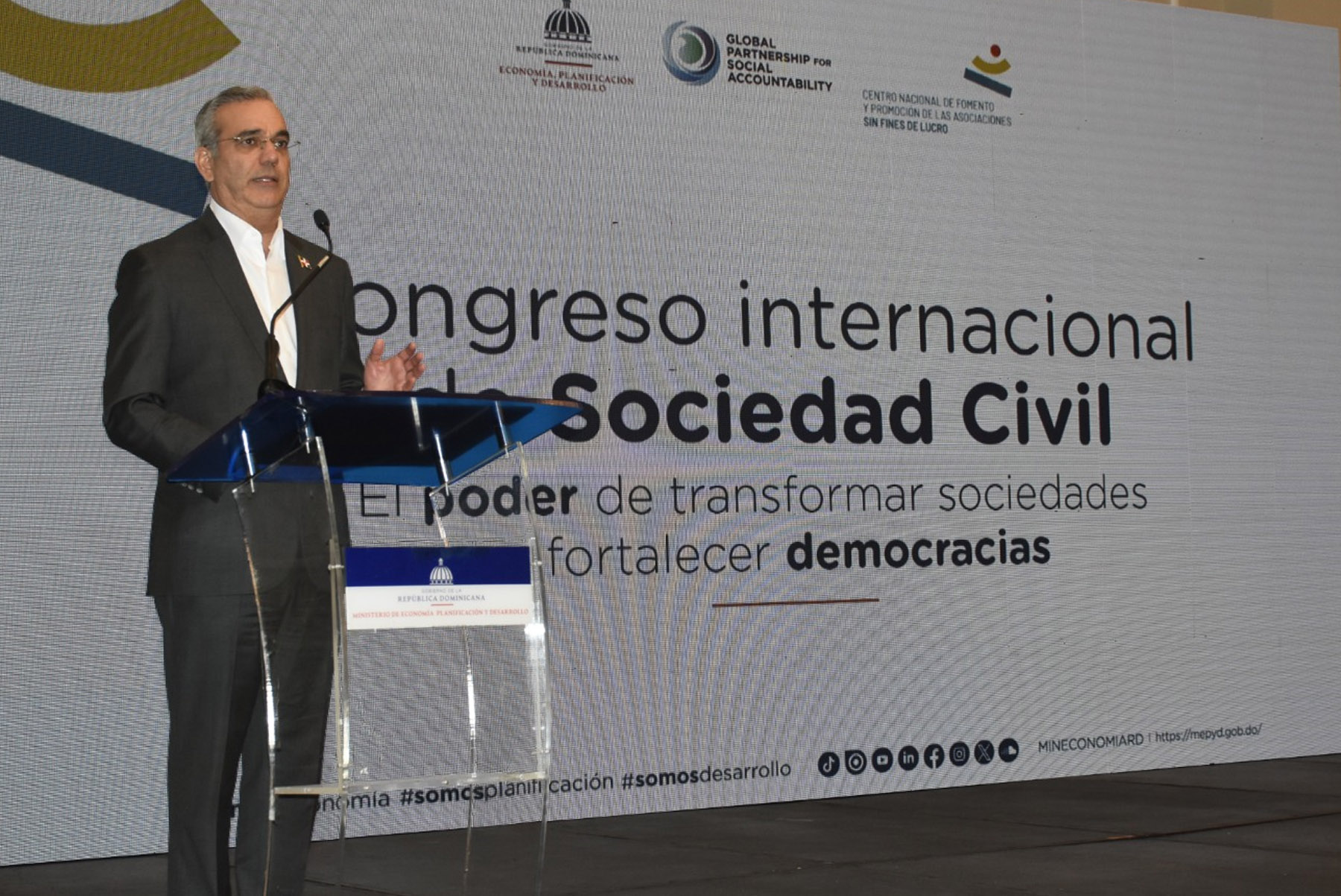 En su discurso, el presidente Abinader sostuvo que “con orgullo podemos afirmar ya que la República Dominicana ha alcanzado un papel importante entre los países de la región, gracias, entre otras cosas, a la estabilidad y la buena salud de la que goza nuestra democracia”.