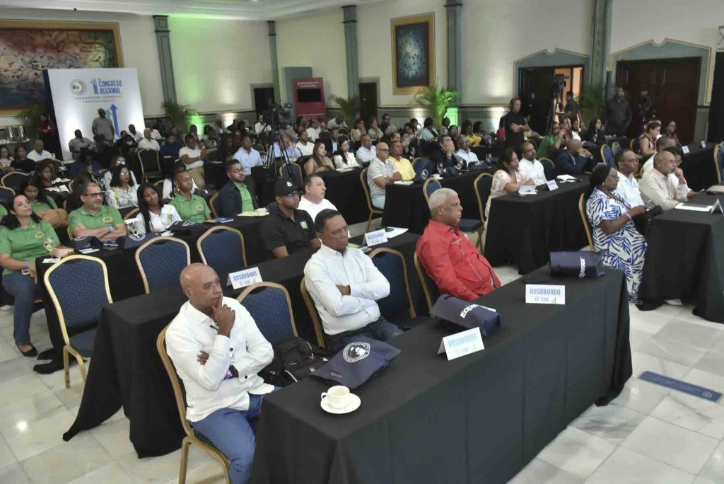 Conferencia del viceministro Alexis Cruz en congreso sobre cooperativismo1