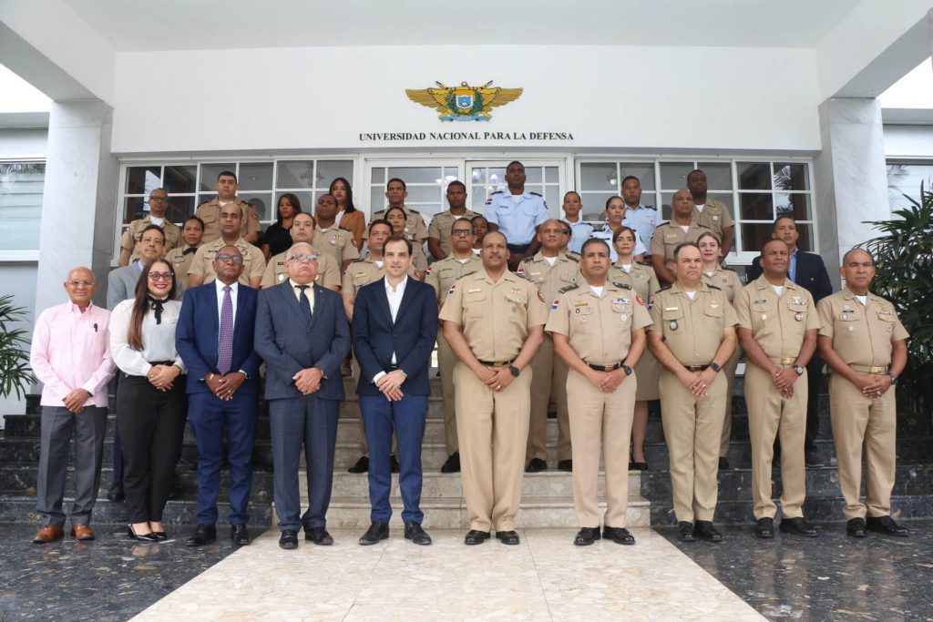 Fortalecen capacidades del equipo de la Dirección de Planificación del Ministerio de Defensa de la República Dominicana (MIDE)