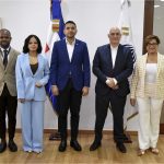 PAVEL ISA CONTRES Y CARLOS VALEZ - FIRMA CONVENIO PRORURAL JOVEN