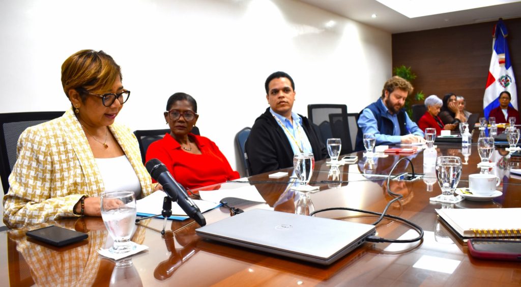 La viceministra de Cooperación Internacional, Olaya Dotel, calificó como un “hito significativo” para la oferta de cooperación internacional de la República Dominicana el proyecto triangular, que une al Fondo Internacional de Desarrollo Agrícola (FIDA) y a la República de Liberia. 