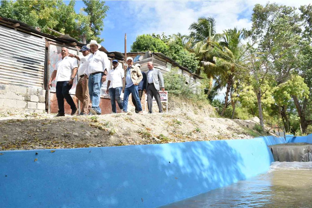 Ministerio de Economía e INDESUR1