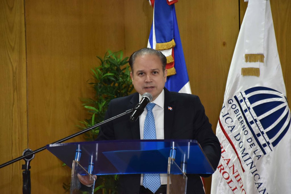 viceministro de Asuntos Económicos y Cooperación Internacional del Ministerio de Relaciones Exteriores, Hugo Rivera. 